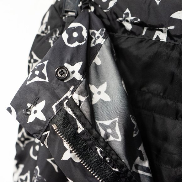 Louis Vuitton Stencil-Effect Monogram Joggers | Size US8, FR38 - Picture 9 of 16